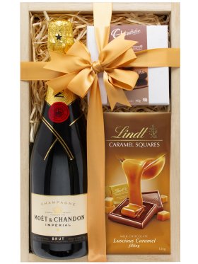 Moet & Chocolates - Champagne Hamper