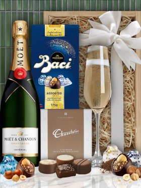 Moet & Chocolates - Champagne Hamper