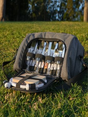 Four Person Canvas Insulated Picnic Bag