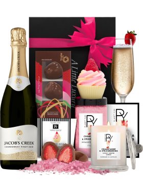 Planet Yum Champagne & Strawberries Pamper Hamper