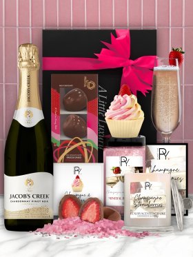 Planet Yum Champagne & Strawberries Pamper Hamper