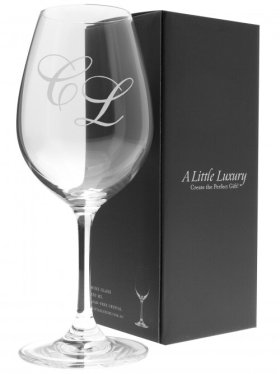 Luxurious personalised wine case with engraved glasses